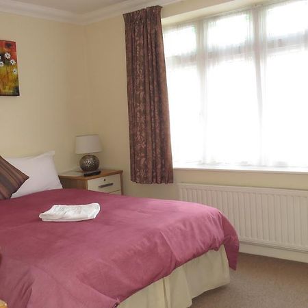 Montrose Guest House Romford Buitenkant foto
