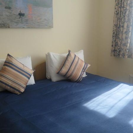 Montrose Guest House Romford Buitenkant foto