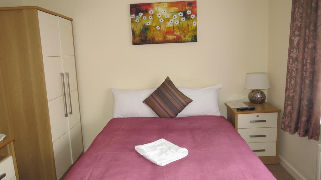 Montrose Guest House Romford Buitenkant foto