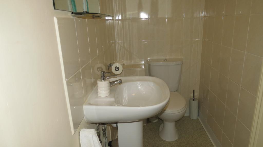 Montrose Guest House Romford Buitenkant foto