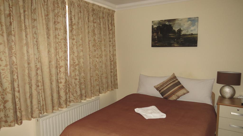Montrose Guest House Romford Buitenkant foto