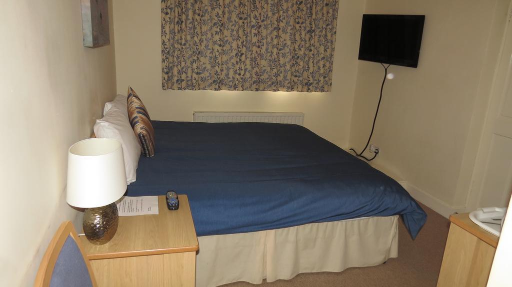 Montrose Guest House Romford Buitenkant foto