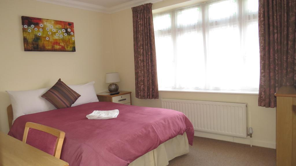Montrose Guest House Romford Buitenkant foto