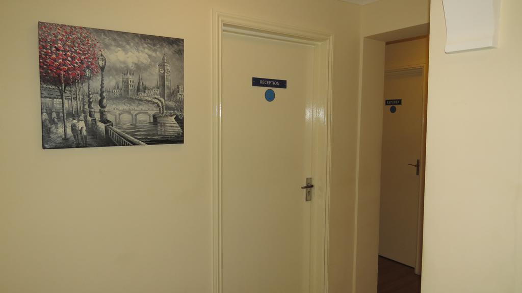 Montrose Guest House Romford Buitenkant foto