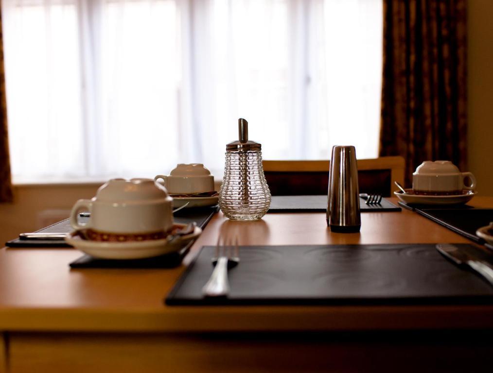 Montrose Guest House Romford Buitenkant foto