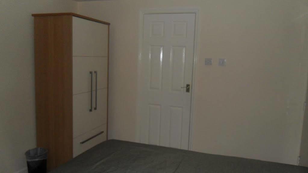 Montrose Guest House Romford Buitenkant foto